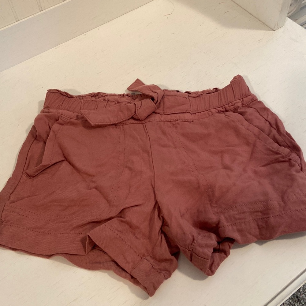 Girls shorts, pink.
